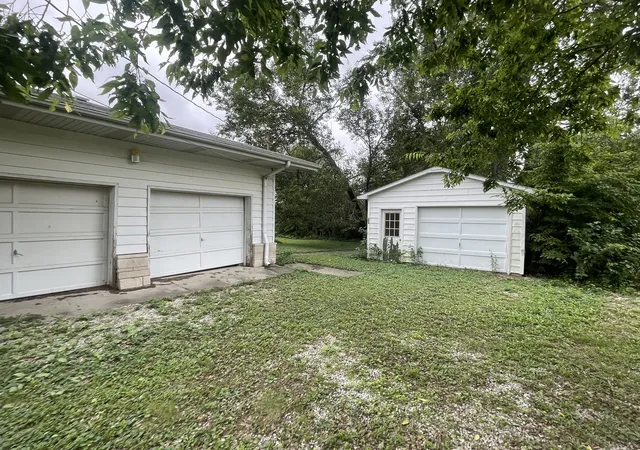 Photo 2 of Single family home for sale at 202 S Cider St, Sadorus, IL 61872 | MLS# 12767552 | Listing updated on 2026-10-04