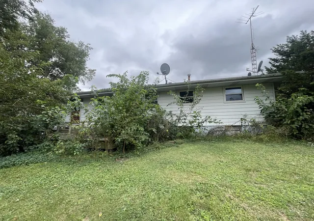 Photo 3 of Single family home for sale at 202 S Cider St, Sadorus, IL 61872 | MLS# 12767552 | Listing updated on 2026-10-04