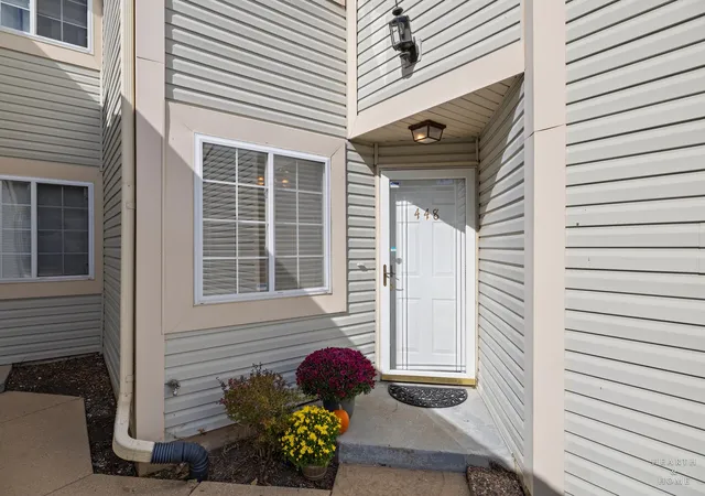Photo 4 of Townhouse for sale at 448 E Fawn Ln, Palatine, IL 60074 | MLS# 12767553 | Listing updated on 2026-10-07