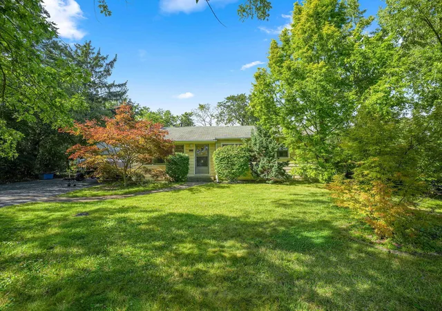 Single family home for sale at 424 Village Rd, Willowbrook, IL 60527 | MLS# 12767579