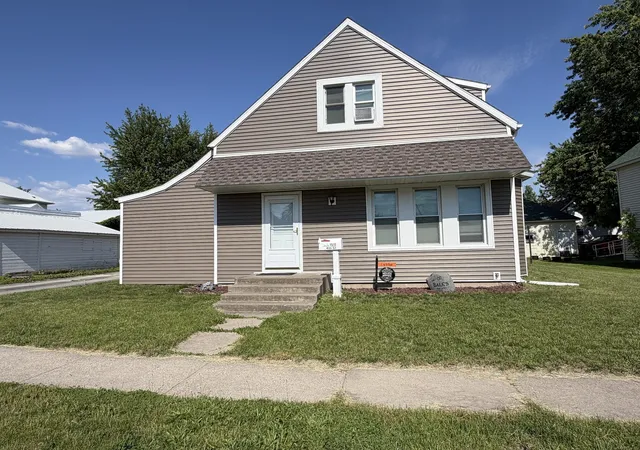 Photo 1 of Single family home for sale at 1511 4th Street, Fulton, IL 61252 | MLS# 12767607 | Listing updated on 2026-09-29