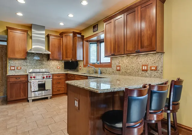 Photo 2 of Single family home for sale at 6100 N Mason Ave, Chicago, IL 60646 | MLS# 12767634 | Listing updated on 2026-10-08