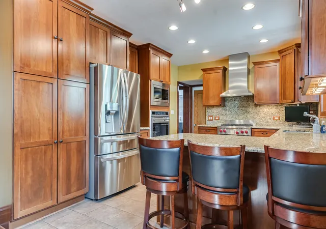 Photo 3 of Single family home for sale at 6100 N Mason Ave, Chicago, IL 60646 | MLS# 12767634 | Listing updated on 2026-10-08
