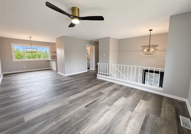 Photo 2 of Single family home for sale at 918 Union Dr, University Park, IL 60484 | MLS# 12767642 | Listing updated on 2026-09-24