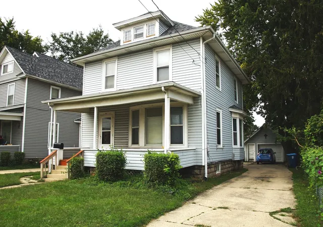 Photo 1 of Single family home for sale at 347 S Lake St, Aurora, IL 60506 | MLS# 12767658 | Listing updated on 2026-10-04