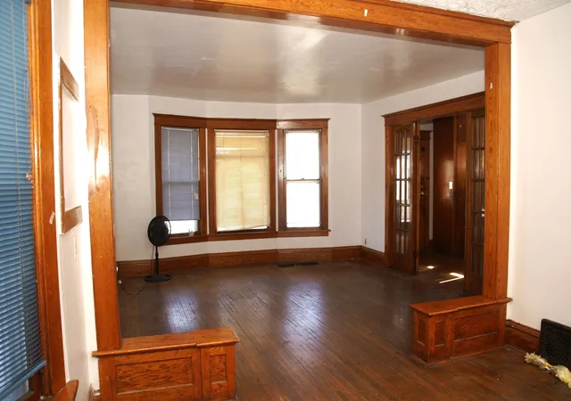 Photo 4 of Single family home for sale at 347 S Lake St, Aurora, IL 60506 | MLS# 12767658 | Listing updated on 2026-10-04