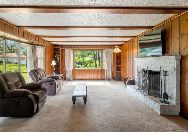 Photo 3 of Single family home for sale at 400 Sugar Crk Dr, Joliet, IL 60433 | MLS# 12767666 | Listing updated on 2026-09-23