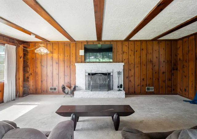 Photo 4 of Single family home for sale at 400 Sugar Crk Dr, Joliet, IL 60433 | MLS# 12767666 | Listing updated on 2026-09-23