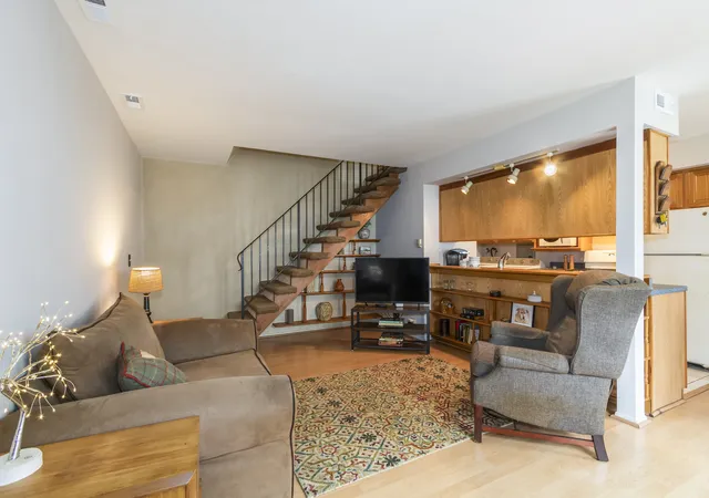 Photo 2 of Townhouse for sale at 1585 Cove Dr, Prospect Heights, IL 60070 | MLS# 12767668 | Listing updated on 2026-09-24