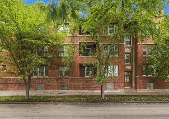 Condo for sale at 3618 W Ainslie St #1W, Chicago, IL 60625 | MLS# 12767670