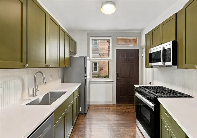 Photo 3 of Condo for sale at 3618 W Ainslie St #1W, Chicago, IL 60625 | MLS# 12767670 | Listing updated on 2026-09-23