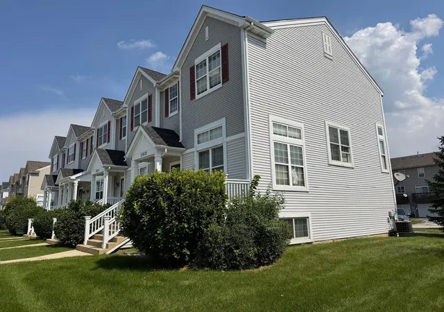 Photo 3 of Townhouse for sale at 21635 Dogwood Rd #1165, Matteson, IL 60443 | MLS# 12767688 | Listing updated on 2026-10-02