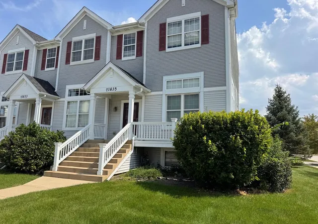 Photo 3 of Townhouse for sale at 21635 Dogwood Rd #1165, Matteson, IL 60443 | MLS# 12767688 | Listing updated on 2026-10-02