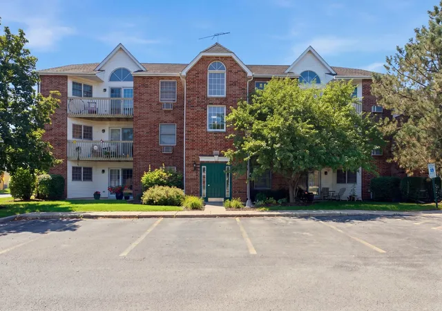Photo 1 of Condo for sale at 511 Leah Ln #2C, Woodstock, IL 60098 | MLS# 12767694 | Listing updated on 2026-10-05