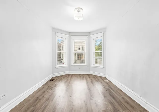 Listing Photo 4 - Condo for sale in building located at 6344 S Eberhart Ave, Chicago, IL 60637
