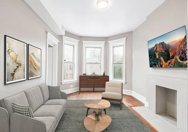 Listing Photo 5 - Condo for sale in building located at 6344 S Eberhart Ave, Chicago, IL 60637