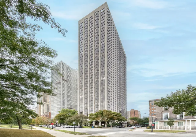 Condo for sale at 2650 N Lakeview Ave #1201, Chicago, IL 60614 | MLS# 12767717