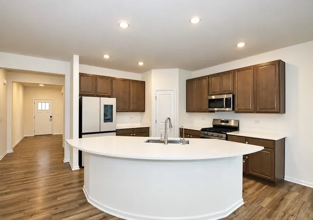 Photo 3 of Single family home for sale at 112 Sweetflag Cir, Elgin, IL 60124 | MLS# 12767734 | Listing updated on 2026-09-30