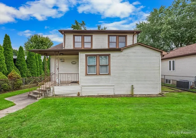 Photo 4 of Single family home for sale at 2409 Grove Ln, Cary, IL 60013 | MLS# 12767741 | Listing updated on 2026-10-01
