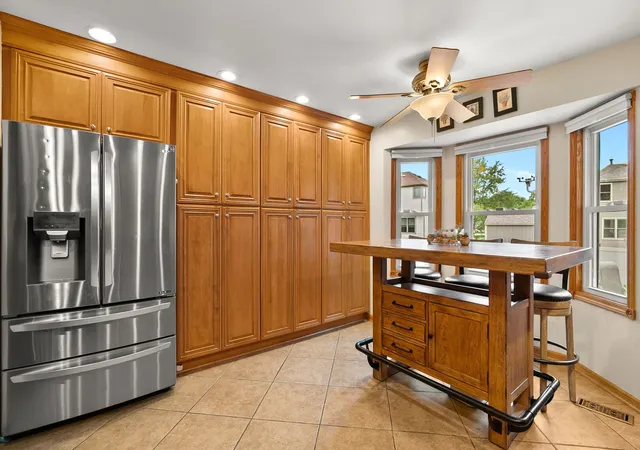 Photo 2 of Single family home for sale at 482 Franklin Ln, Elk Grove Village, IL 60007 | MLS# 12767763 | Listing updated on 2026-09-30