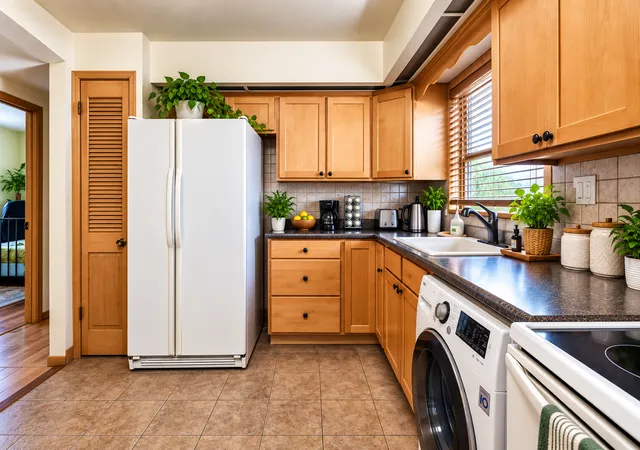 Listing Photo 4 - Condo for sale in building located at 4337 N Kedvale Ave, Chicago, IL 60641 - Unit #3E