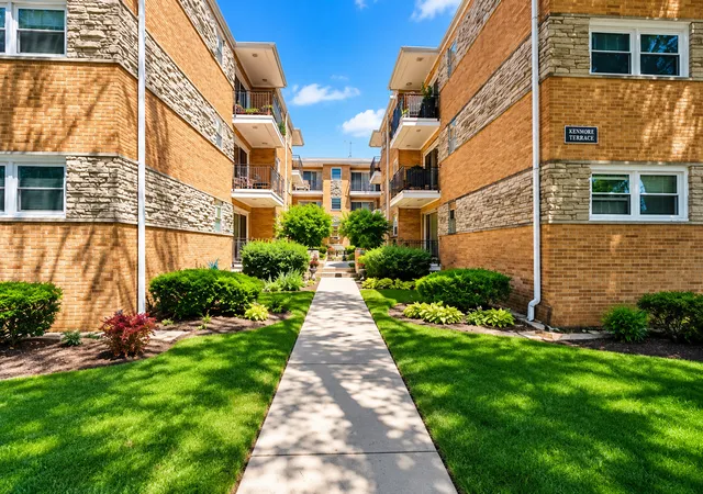 Condo for sale at 4337 N Kedvale Ave #3E, Chicago, IL 60641 | MLS# 12767772