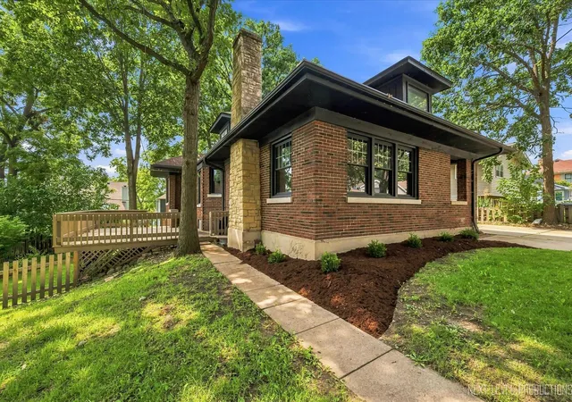 Photo 1 of Single family home for sale at 609 S 5th Avenue, St. Charles, IL 60174 | MLS# 12767775 | Listing updated on 2026-09-23