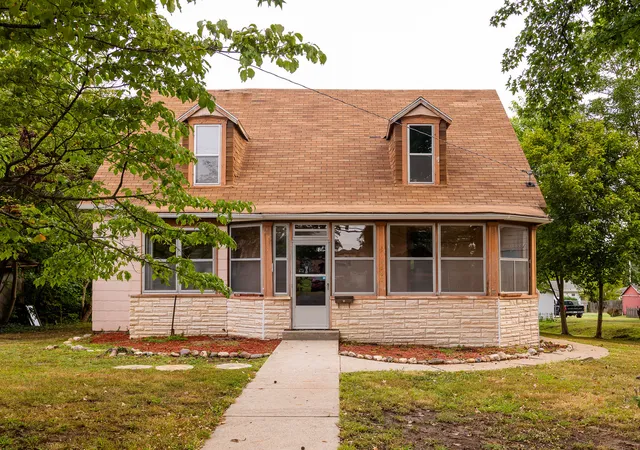 Photo 1 of Single family home for sale at 440 E Park St, Duquoin, IL 62832 | MLS# 12767789 | Listing updated on 2026-10-01