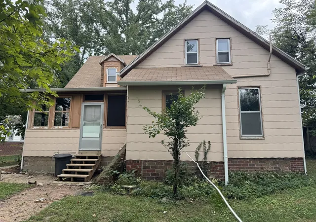 Photo 3 of Single family home for sale at 440 E Park St, Duquoin, IL 62832 | MLS# 12767789 | Listing updated on 2026-10-01
