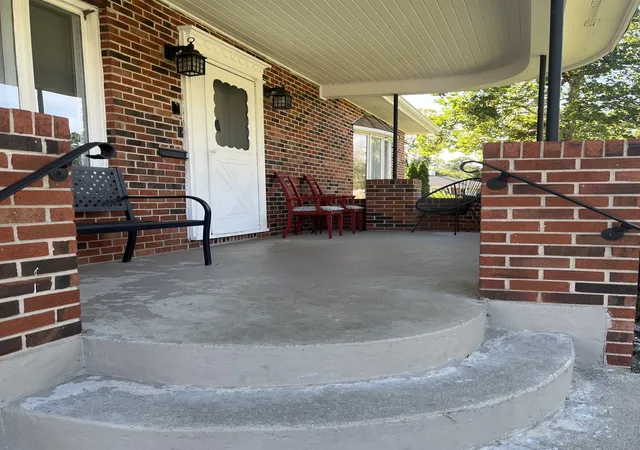 Photo 3 of Single family home for sale at 411 Suwanee St, Park Forest, IL 60466 | MLS# 12767792 | Listing updated on 2026-09-24