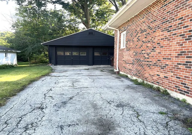 Photo 4 of Single family home for sale at 411 Suwanee St, Park Forest, IL 60466 | MLS# 12767792 | Listing updated on 2026-09-24
