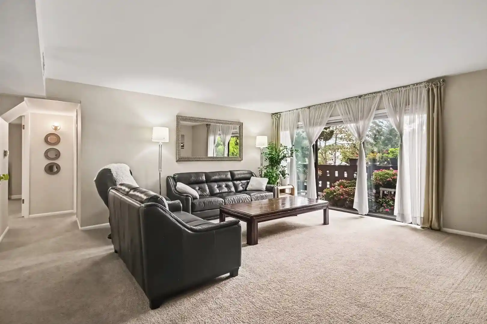 Listing Photo 2 - Condo for sale in 1815 Oakton St located at 1815 Oakton St, Park Ridge, IL 60068 - Unit #1A