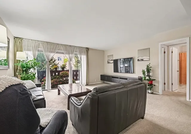 Listing Photo 3 - Condo for sale in building located at 1815 Oakton St, Park Ridge, IL 60068 - Unit #1A