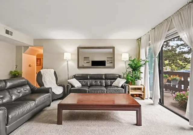 Listing Photo 4 - Condo for sale in building located at 1815 Oakton St, Park Ridge, IL 60068 - Unit #1A