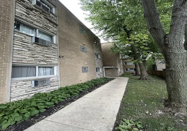 Photo 2 of Condo for sale at 602 Mulford St #1B, Evanston, IL 60202 | MLS# 12767805 | Listing updated on 2026-10-07