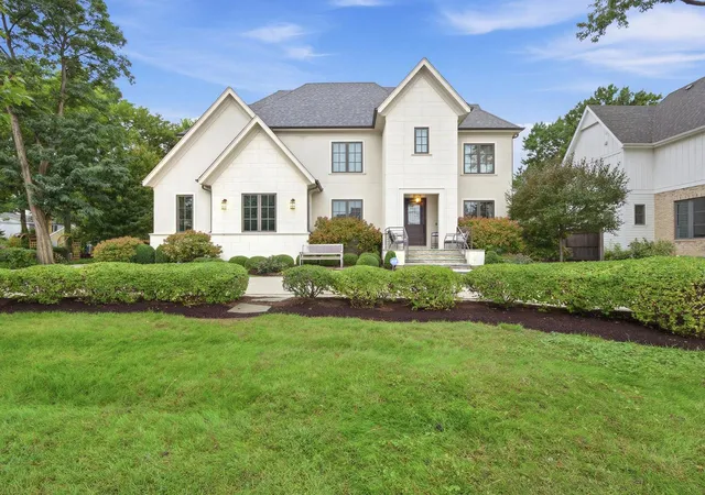 Photo 2 of Mansion for sale at 712 Jefferson St, Hinsdale, IL 60521 | MLS# 12767807 | Listing updated on 2026-10-15