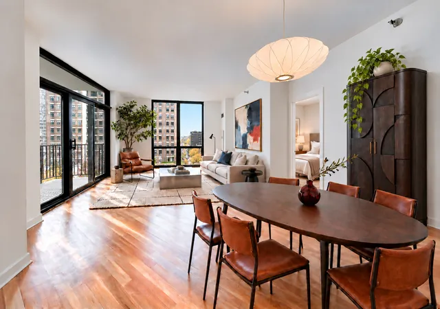 Photo 2 of Condo for sale at 435 W Erie St #808, Chicago, IL 60654 | MLS# 12767810 | Listing updated on 2026-10-29