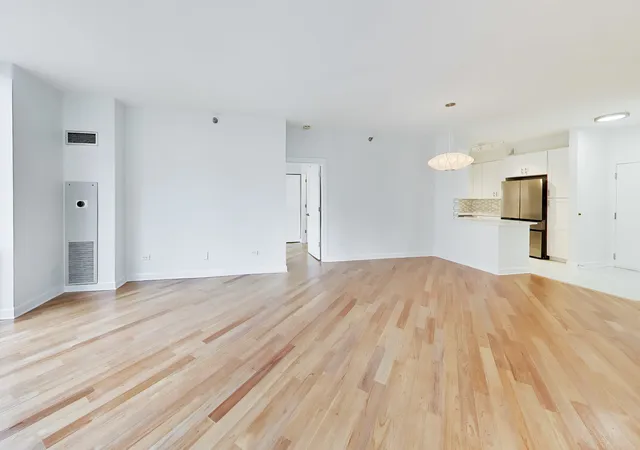 Photo 4 of Condo for sale at 435 W Erie St #808, Chicago, IL 60654 | MLS# 12767810 | Listing updated on 2026-10-29