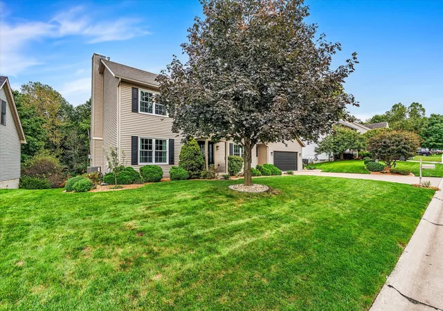 Photo 3 of Single family home for sale at 605 E 3rd Street, Coal Valley, IL 61240 | MLS# 12767811 | Listing updated on 2026-09-29