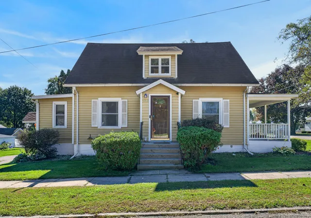 Photo 2 of Single family home for sale at 5723 Milwaukee Ave, Richmond, IL 60071 | MLS# 12767815 | Listing updated on 2026-10-08