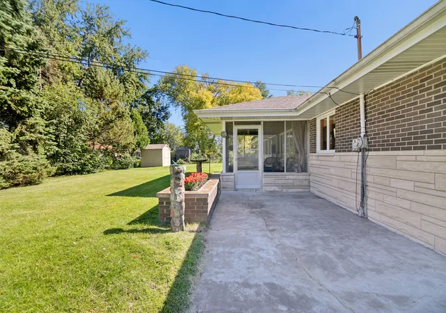 Photo 3 of Single family home for sale at 2705 Calmer Dr, Joliet, IL 60433 | MLS# 12767820 | Listing updated on 2026-10-06