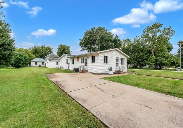 Photo 3 of House for sale at 235 SE 3rd Street, Woodhull, IL 61490 | MLS# 12767832 | Listing updated on 2026-10-01
