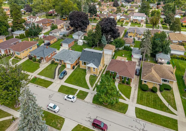 Photo 3 of Single family home for sale at 1635 Downing Ave, Westchester, IL 60154 | MLS# 12767835 | Listing updated on 2026-09-30