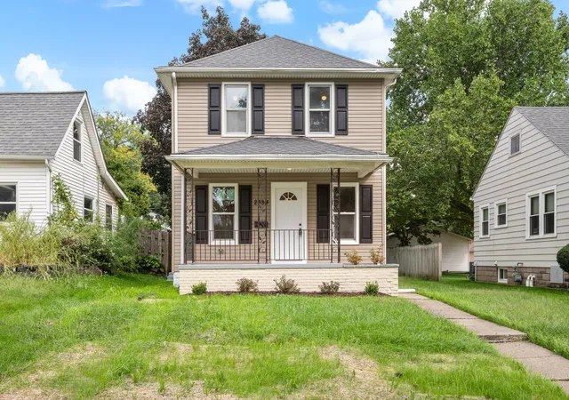 Photo 1 of Single family home for sale at 2384 28th Street, Moline, IL 61265 | MLS# 12767843 | Listing updated on 2026-10-04
