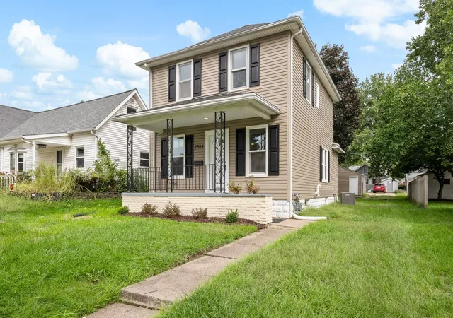 Photo 2 of Single family home for sale at 2384 28th Street, Moline, IL 61265 | MLS# 12767843 | Listing updated on 2026-10-04