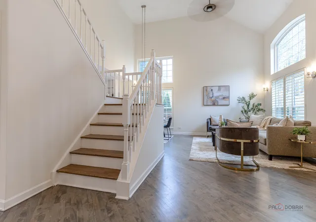 Photo 3 of Single family home for sale at 589 Marseilles Cir, Buffalo Grove, IL 60089 | MLS# 12767854 | Listing updated on 2026-09-27