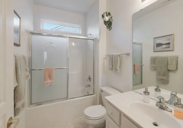 Photo 4 of Single family home for sale at 13050 Crestview Dr, Huntley, IL 60142 | MLS# 12767861 | Listing updated on 2026-09-30