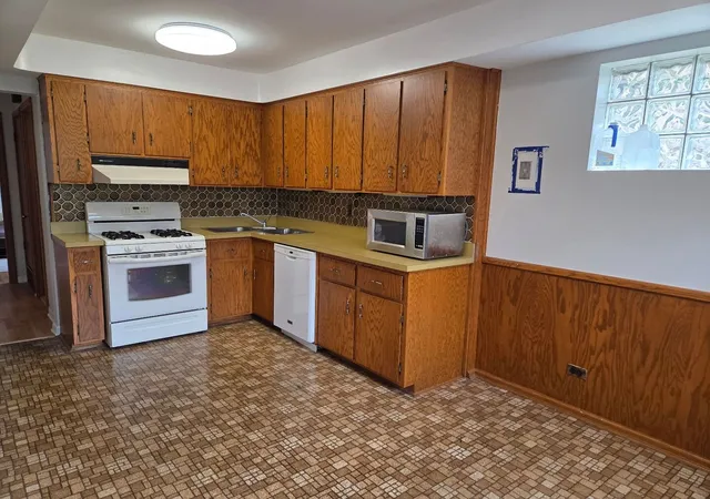 Photo 4 of Single family home for sale at 8506 N Oriole Ave, Niles, IL 60714 | MLS# 12767865 | Listing updated on 2026-09-23