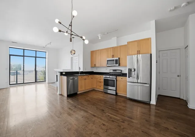 Photo 1 of Condo for sale at 4050 N Lincoln Ave #304, Chicago, IL 60618 | MLS# 12767877 | Listing updated on 2026-09-24