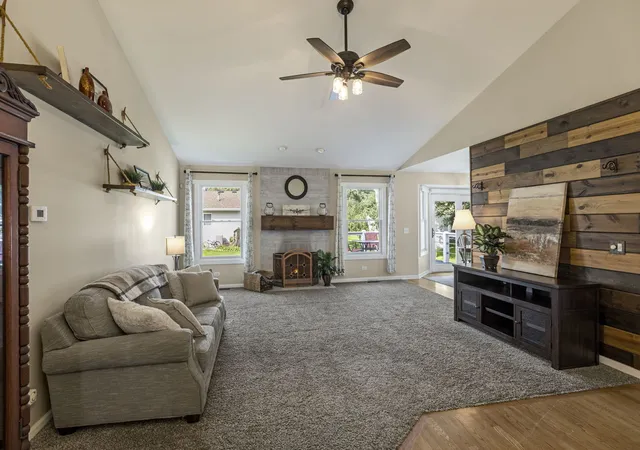 Photo 2 of Single family home for sale at 531 Valerian Ln, Woodstock, IL 60098 | MLS# 12767882 | Listing updated on 2026-10-06
